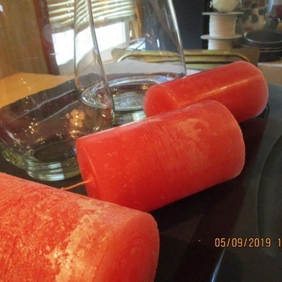 THE TALL CANDLE IN THE MIDDLE - Picture 5 of 10